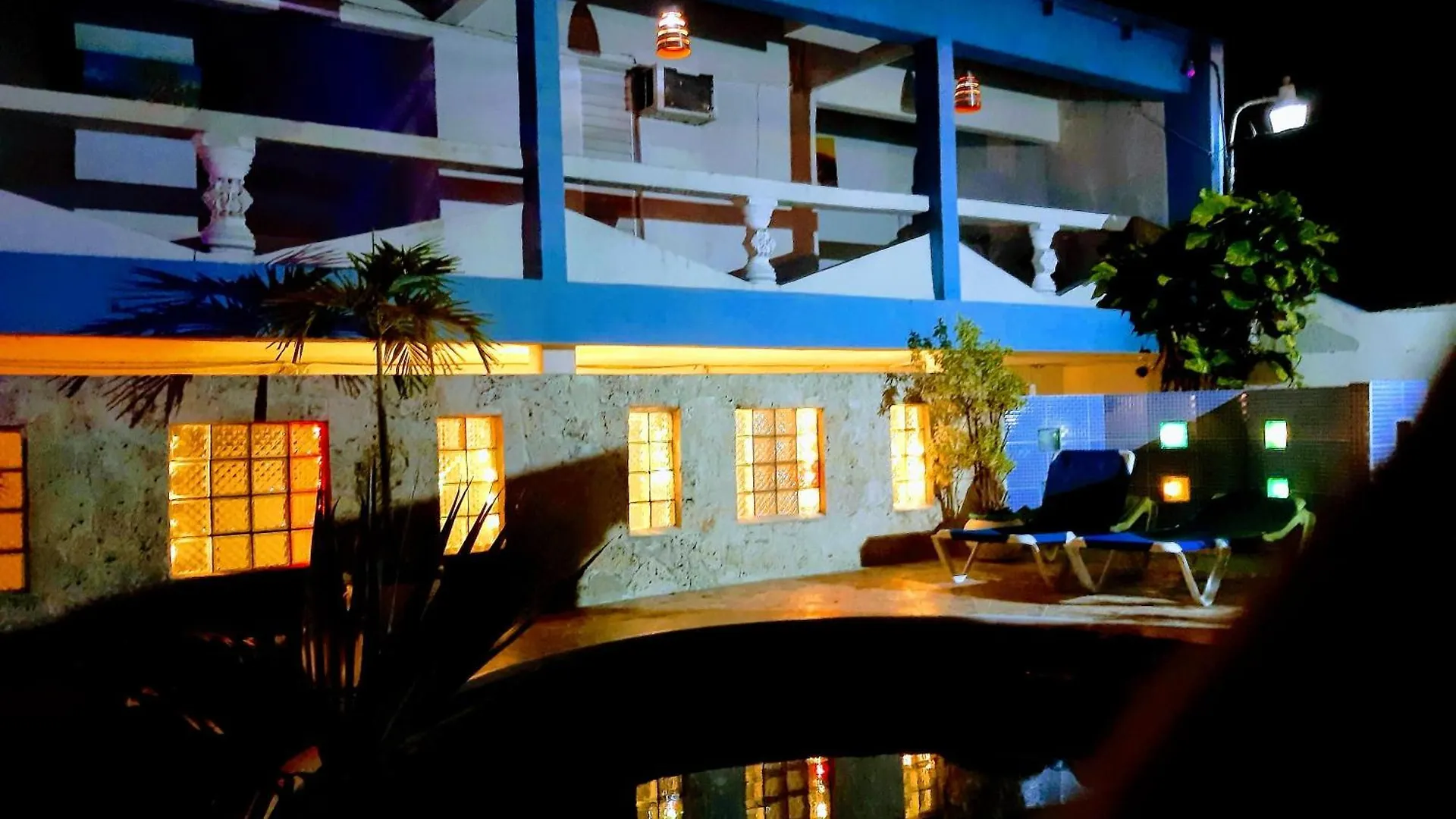 Hotel El Tronco Inc Boca Chica Couette-café
