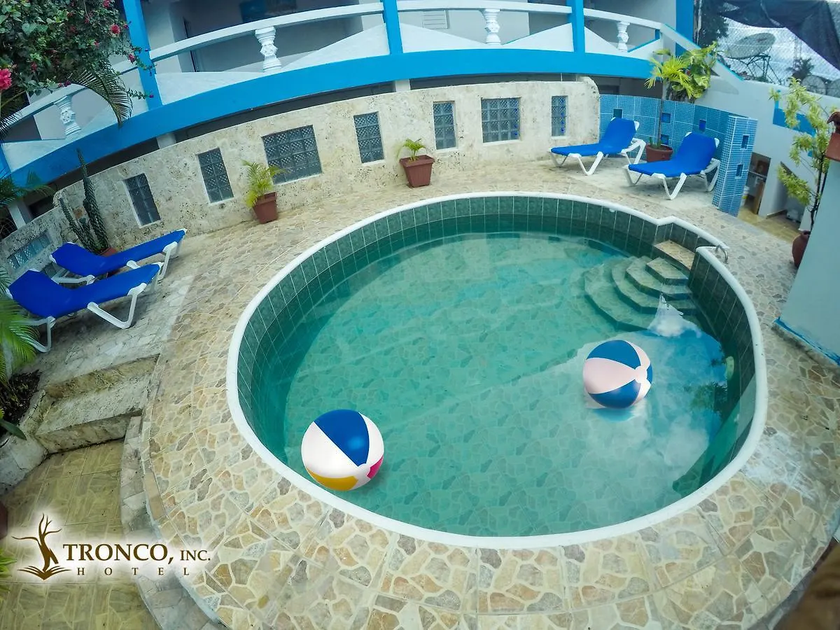 Hotel El Tronco Inc Boca Chica Couette-café