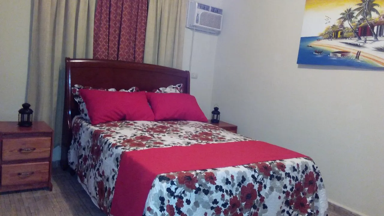 Hotel El Tronco Inc Boca Chica Bed & Breakfast