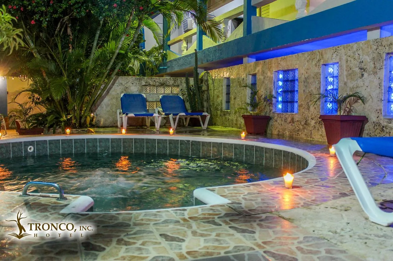 Hotel El Tronco Inc Boca Chica Bed & Breakfast