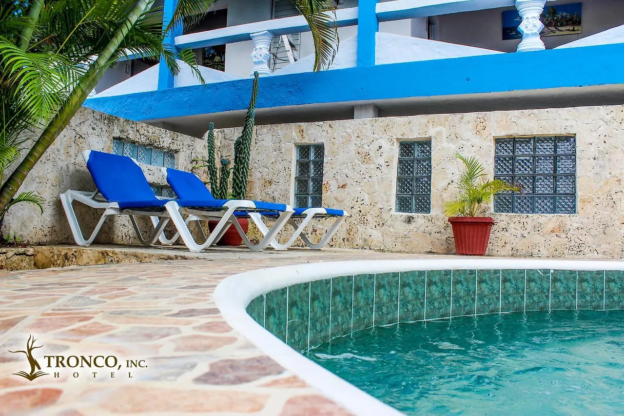 Hotel El Tronco Inc Boca Chica Bed & Breakfast