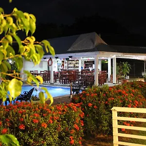 Hotel Lutix, El Limon