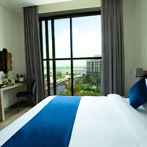 https://grand-kingsgate-waterfront.sharjah-hotels.com